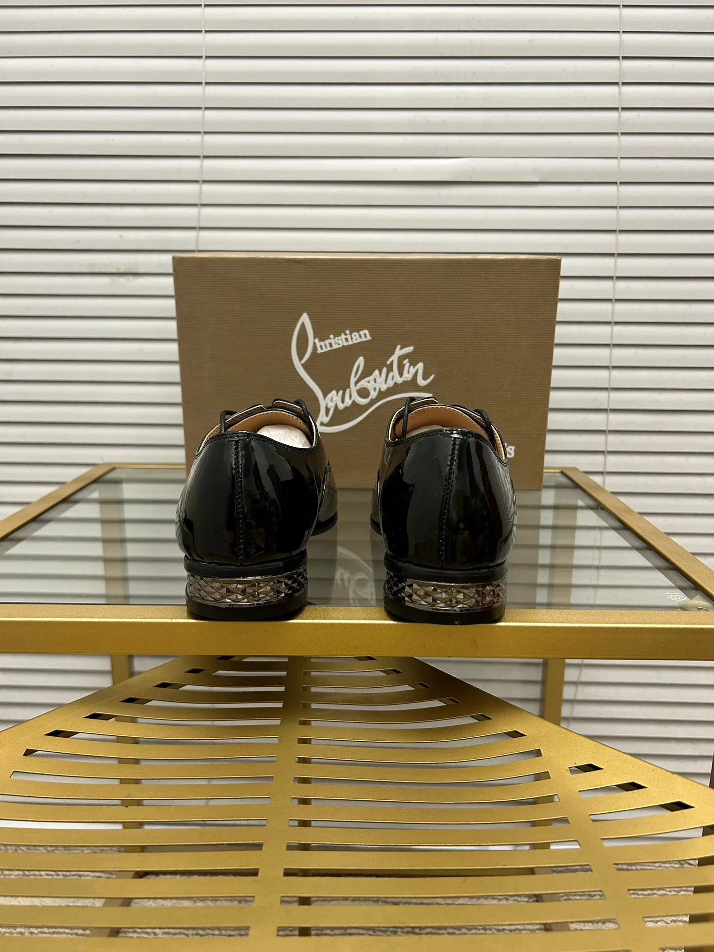 (Customized model) Ex-factory price is 560. christian louboutin (CL red sole shoes) counter series, casual leather shoes for couples 📢 📢 📢 Exclusive hot style release 🎈🎈💪 Movable latex feet 👻 Finished outsole line [Proud] 😝Female 35-40# Male 38#-46, global supply😝 [Top version]: Original imported genuine leather upper, top original leather lining, original molded TPU outsole, original 1:1 detail processing, original shoe last,
